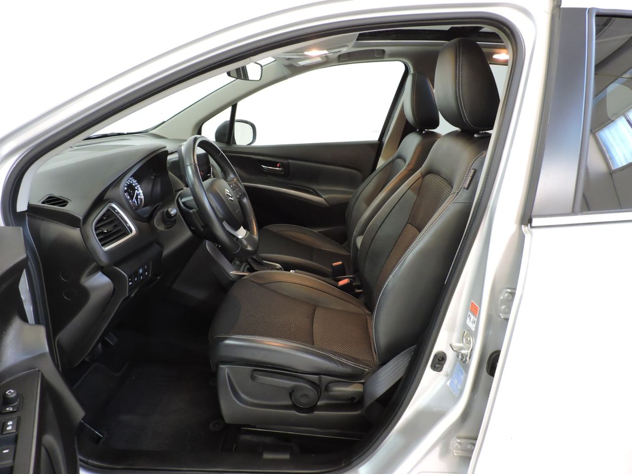 Suzuki SCross 1.5 DUALJET 140V STARVIEW AUTO - Foto 11