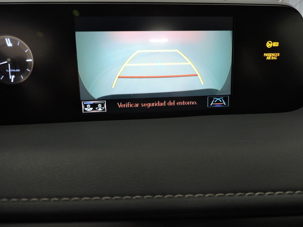 Lexus UX 250h 4x2 Business - Foto 16
