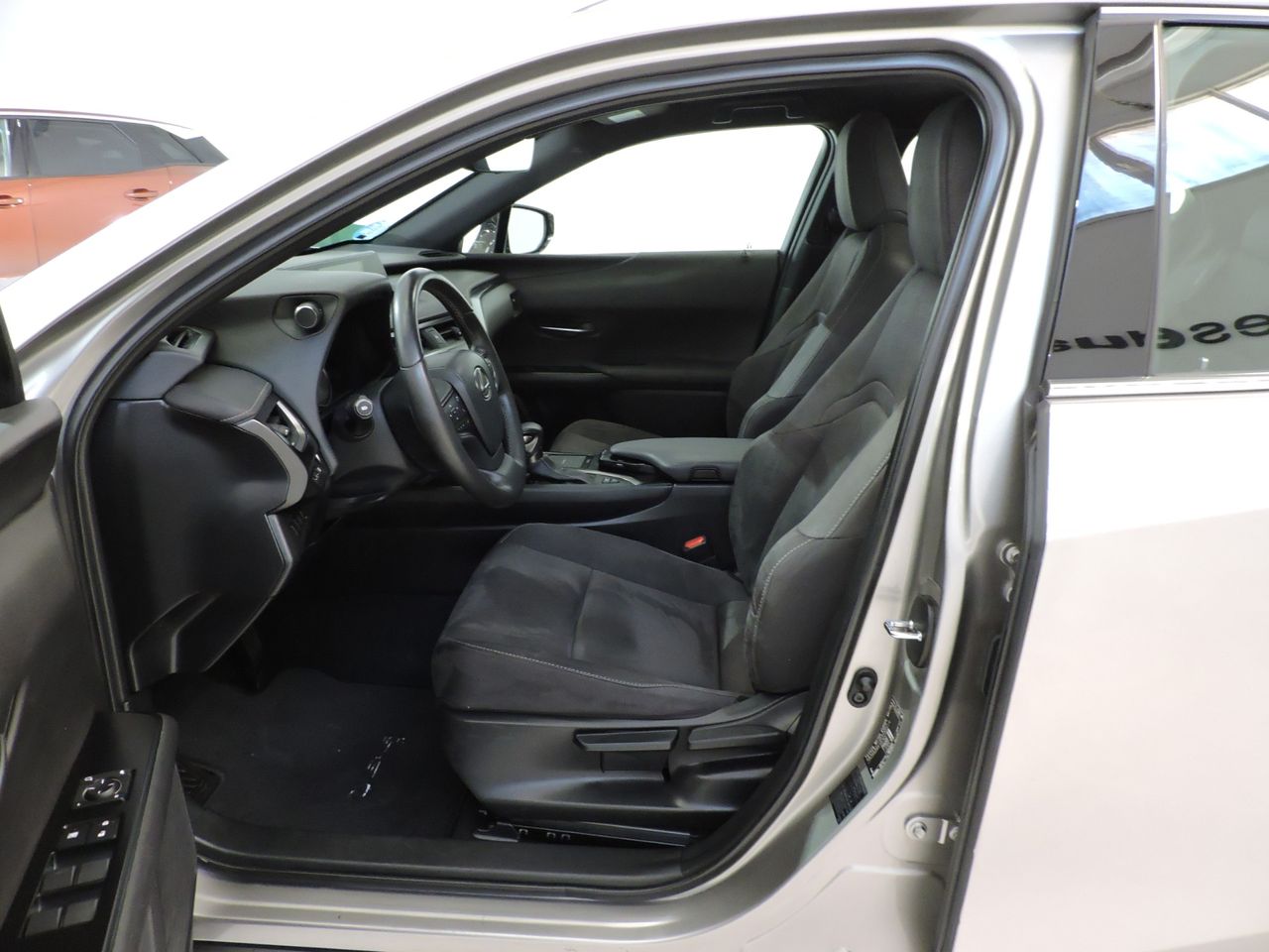 Lexus UX 250h 4x2 Business - Foto 11