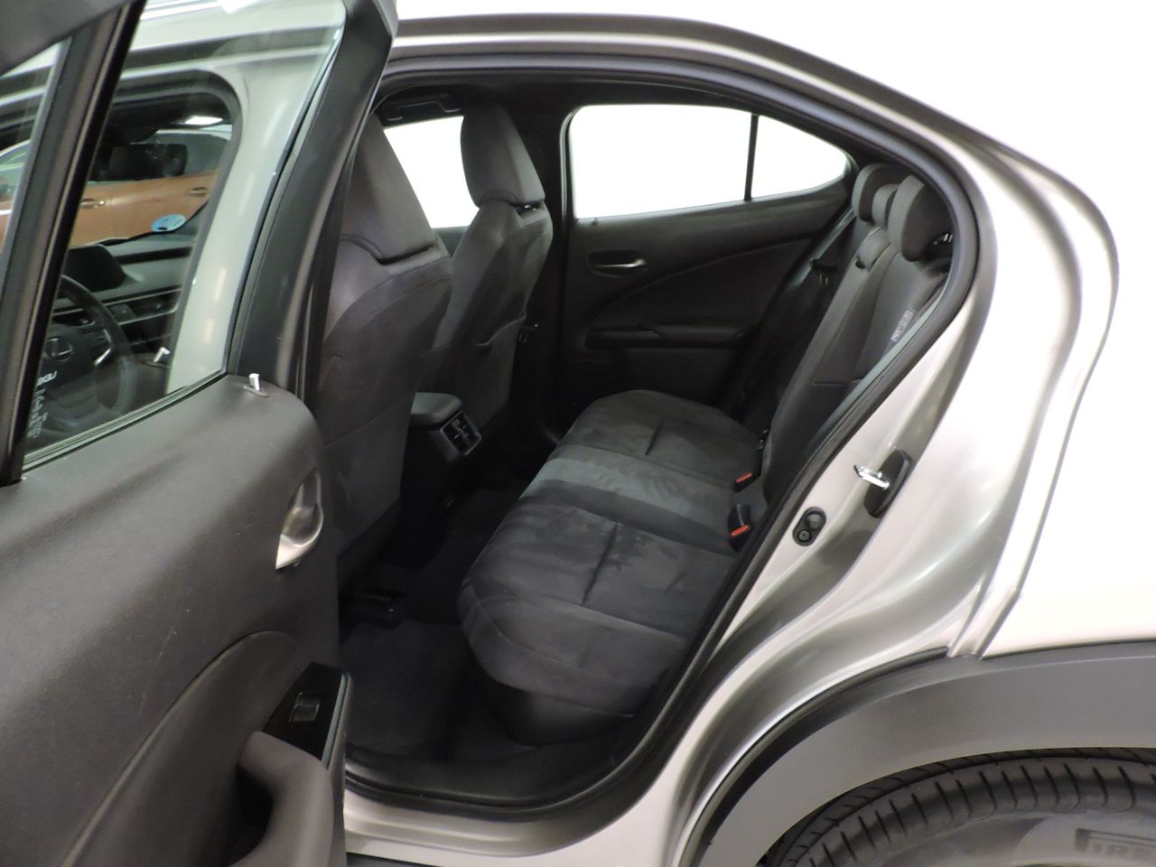 Lexus UX 250h 4x2 Business - Foto 13