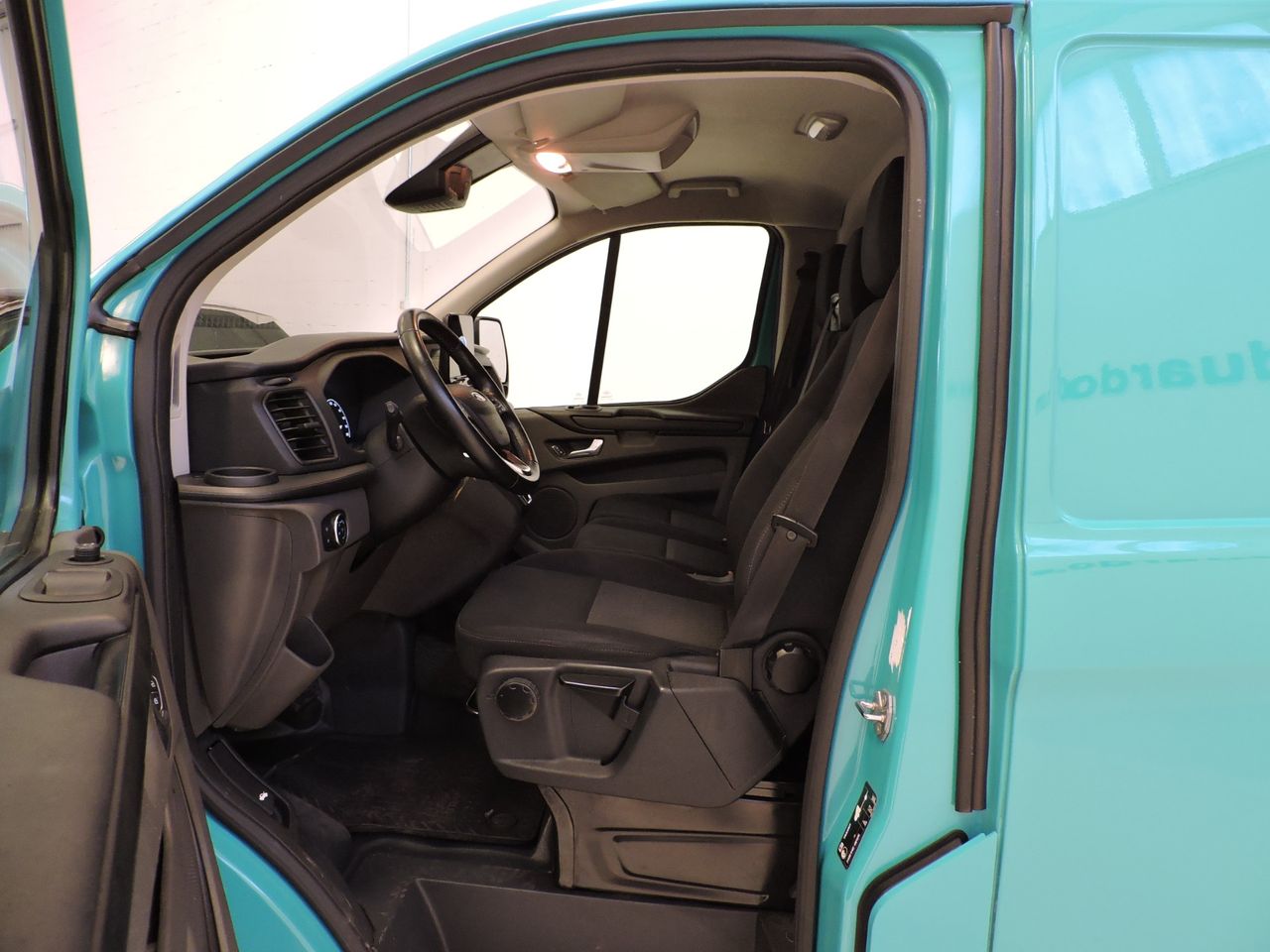 Ford Transit Custom Van 2.0 TDCi 340 L2H1 130cv - Foto 10
