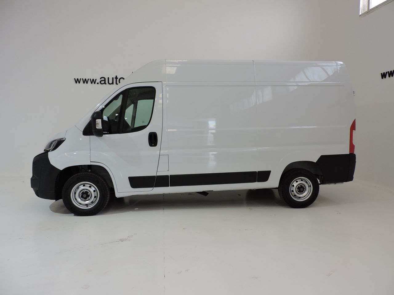 Peugeot Boxer BOXER FG 2.2 BLUEHDI 120 330L2H2 - Foto 6