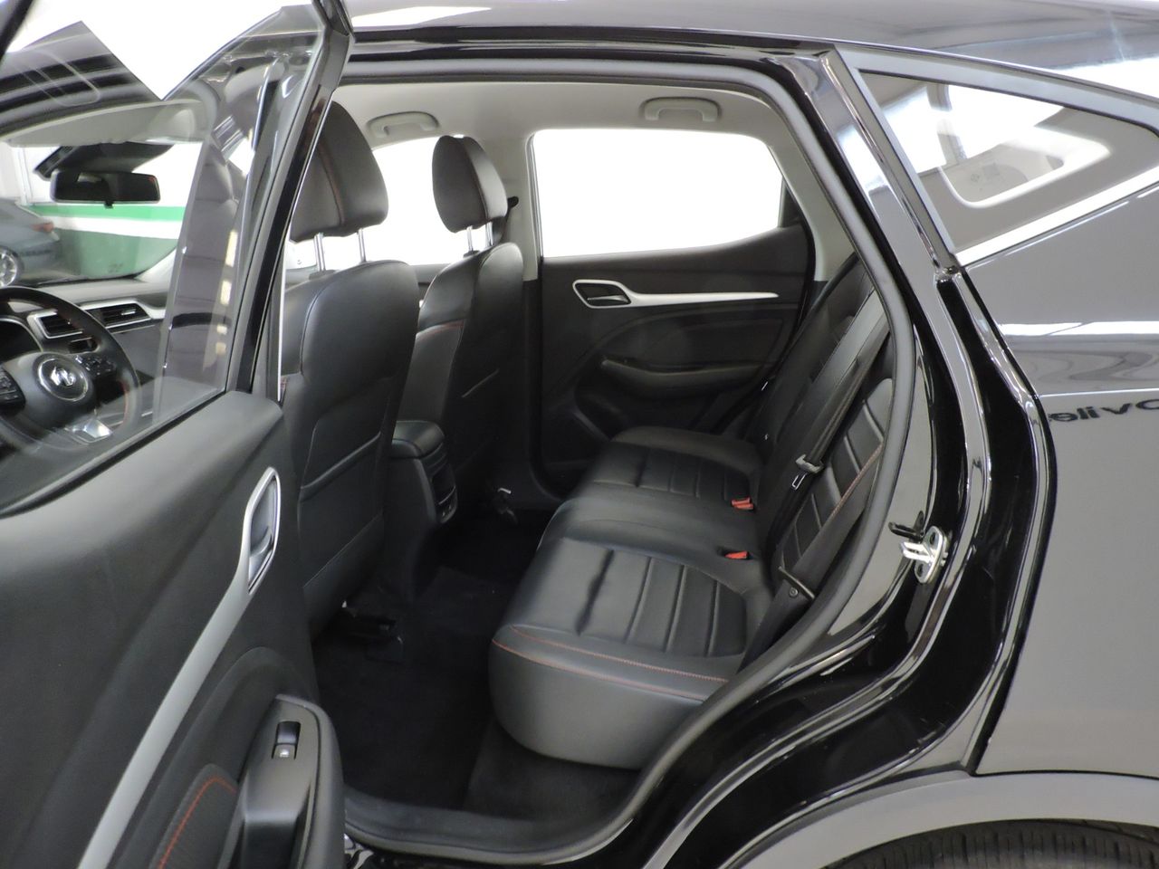 MG ZS Luxury 1.5 VTI-tech - Foto 17