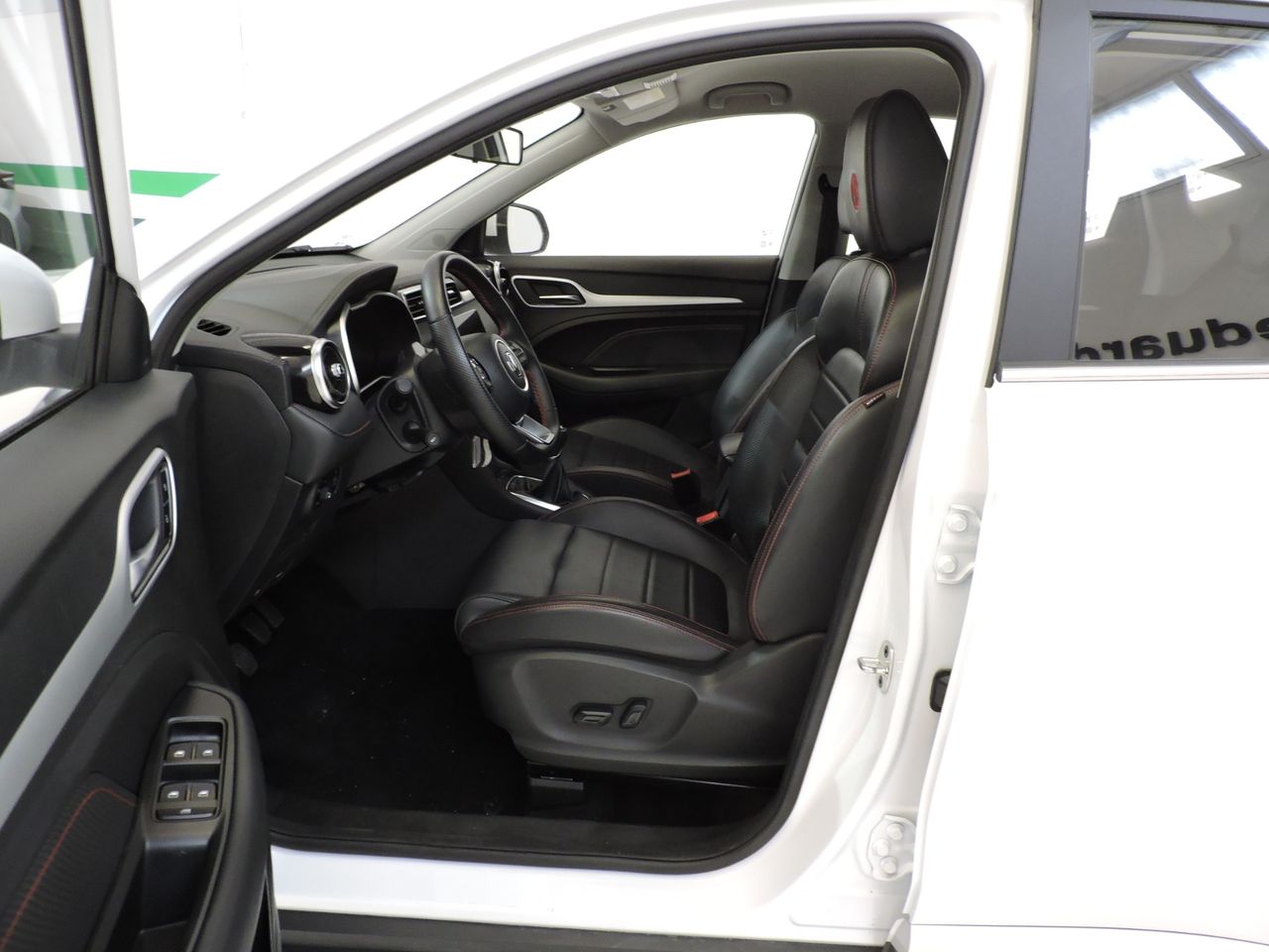 MG ZS Luxury 1.5 VTI-tech - Foto 11
