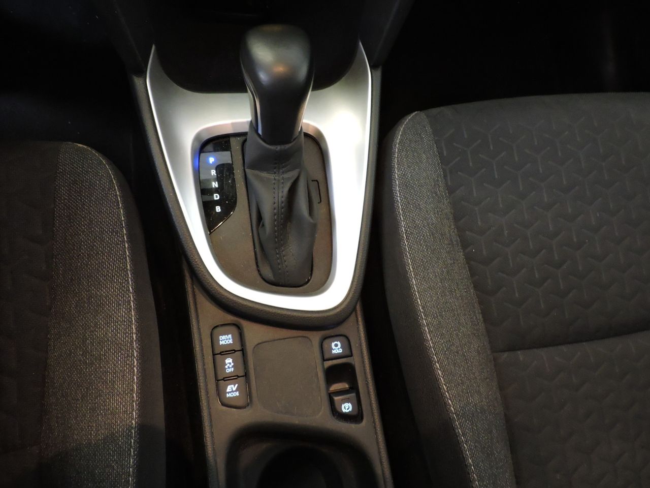 Toyota Yaris Cross Hybrid 120H Business Plus - Foto 16