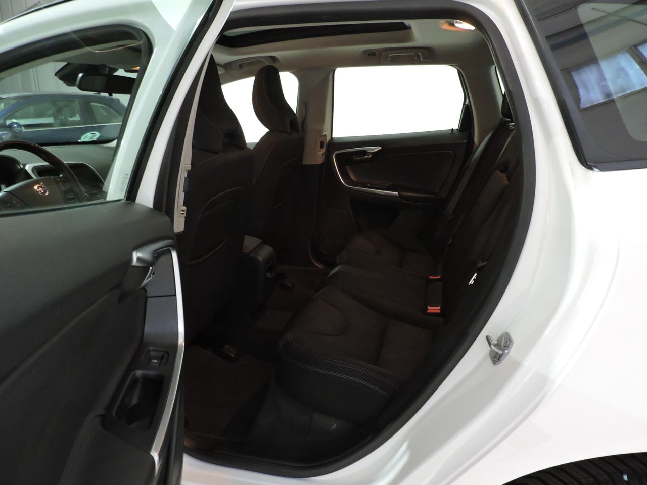 Volvo XC60 D3 Kinetic - Foto 13