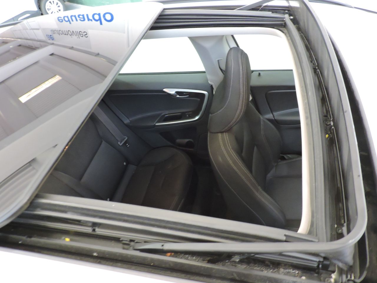 Volvo XC60 D3 Kinetic - Foto 17