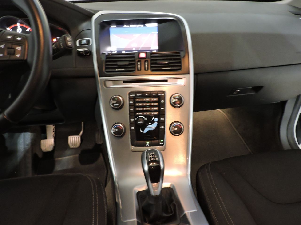 Volvo XC60 D3 Kinetic - Foto 16
