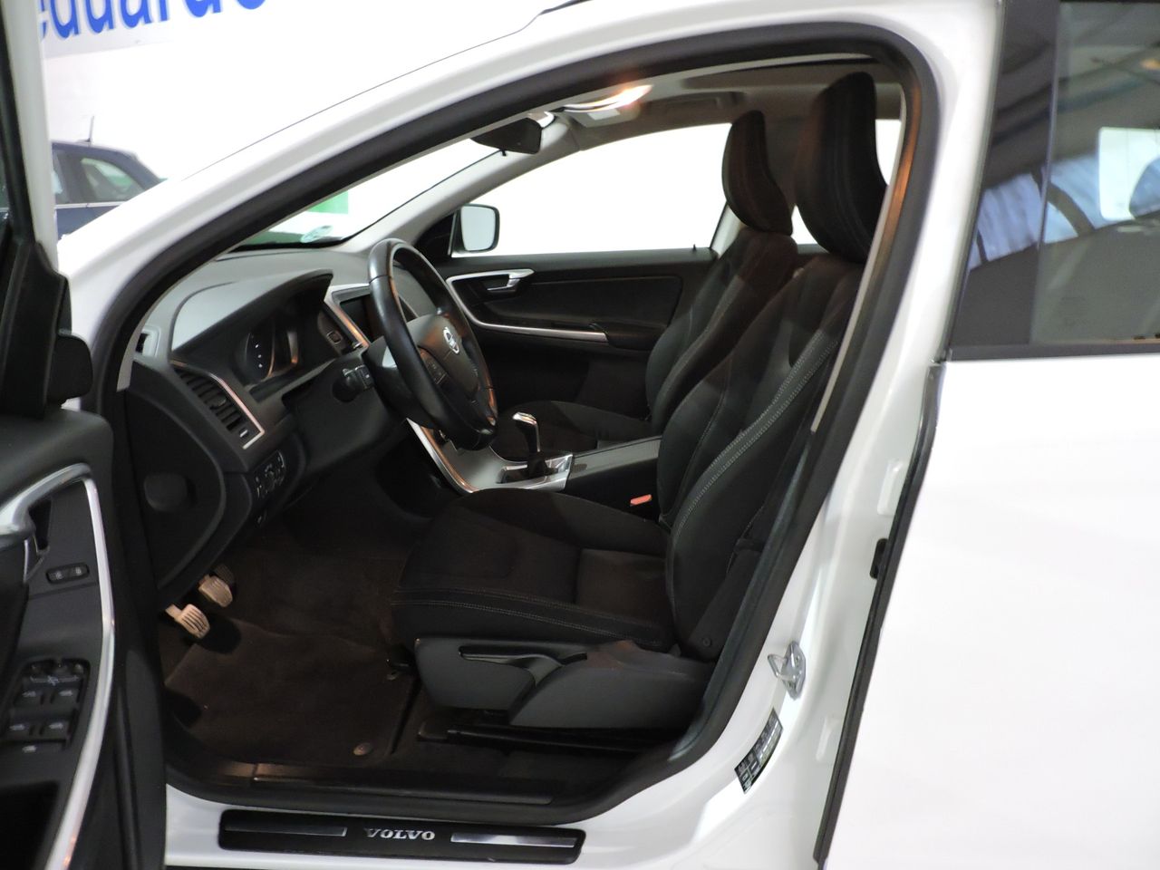 Volvo XC60 D3 Kinetic - Foto 11