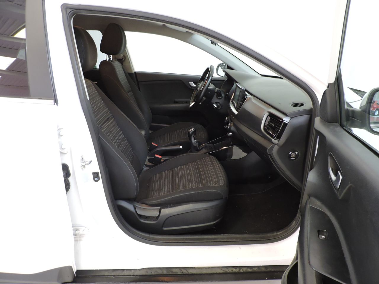 Kia Stonic 1.0 T-GDi Concept Eco-Dynamics 88 kW - Foto 12