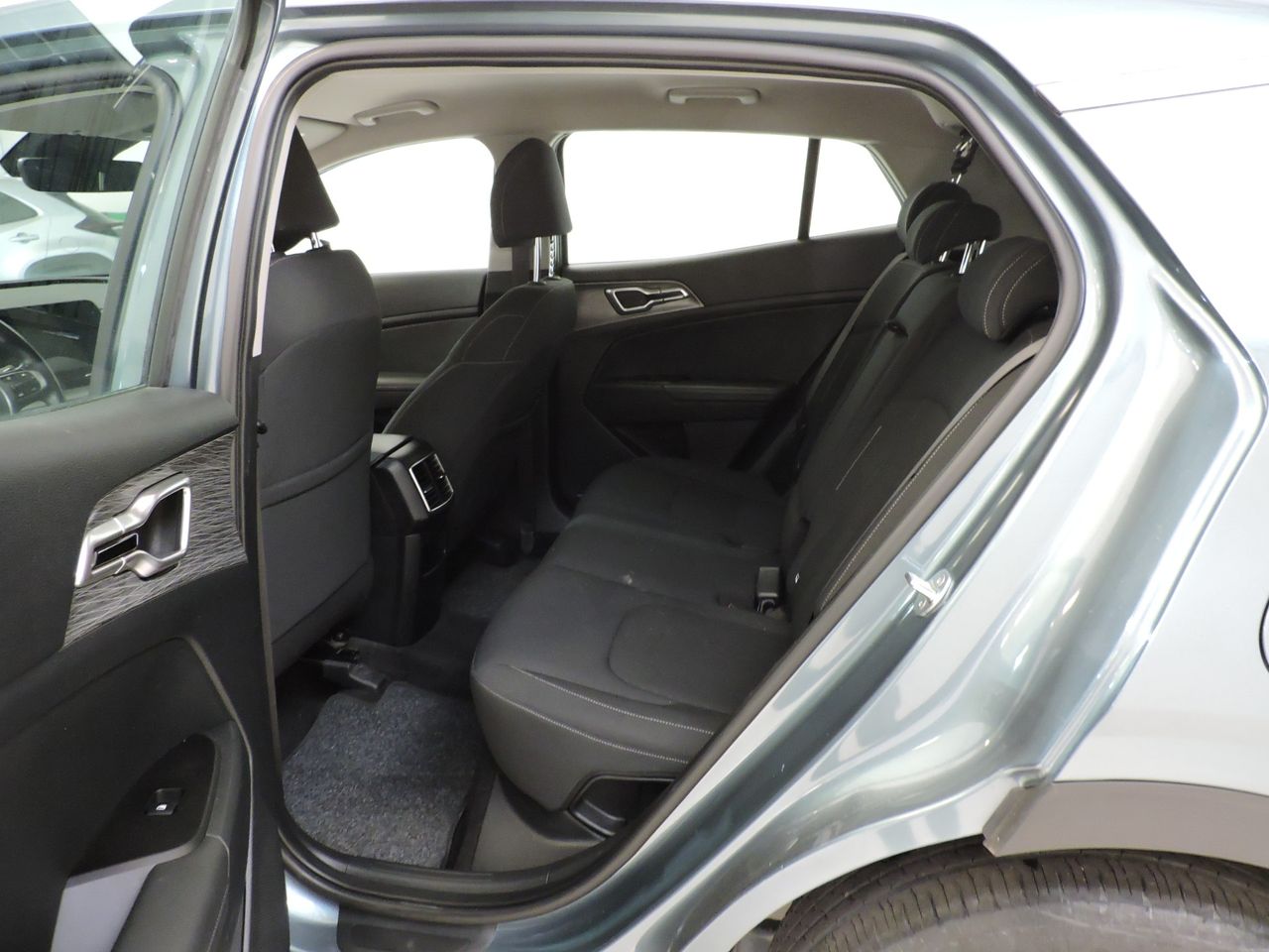 Kia Sportage Tech 1.6 CRDi MHEV 100 kW 136CV Business - Foto 18