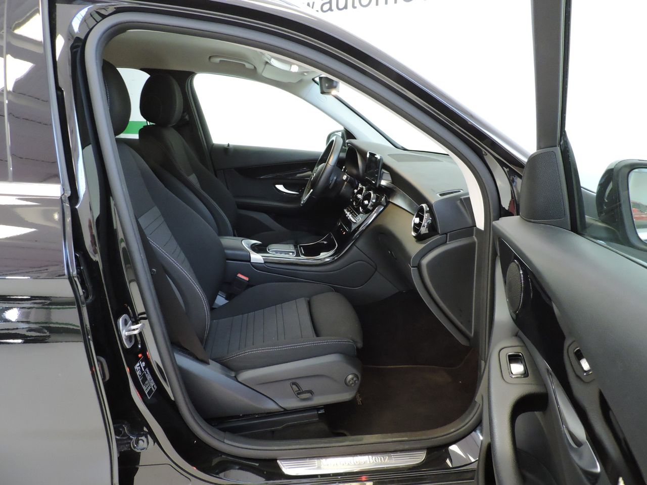 Mercedes GLC 300 e 4MATIC - Foto 16