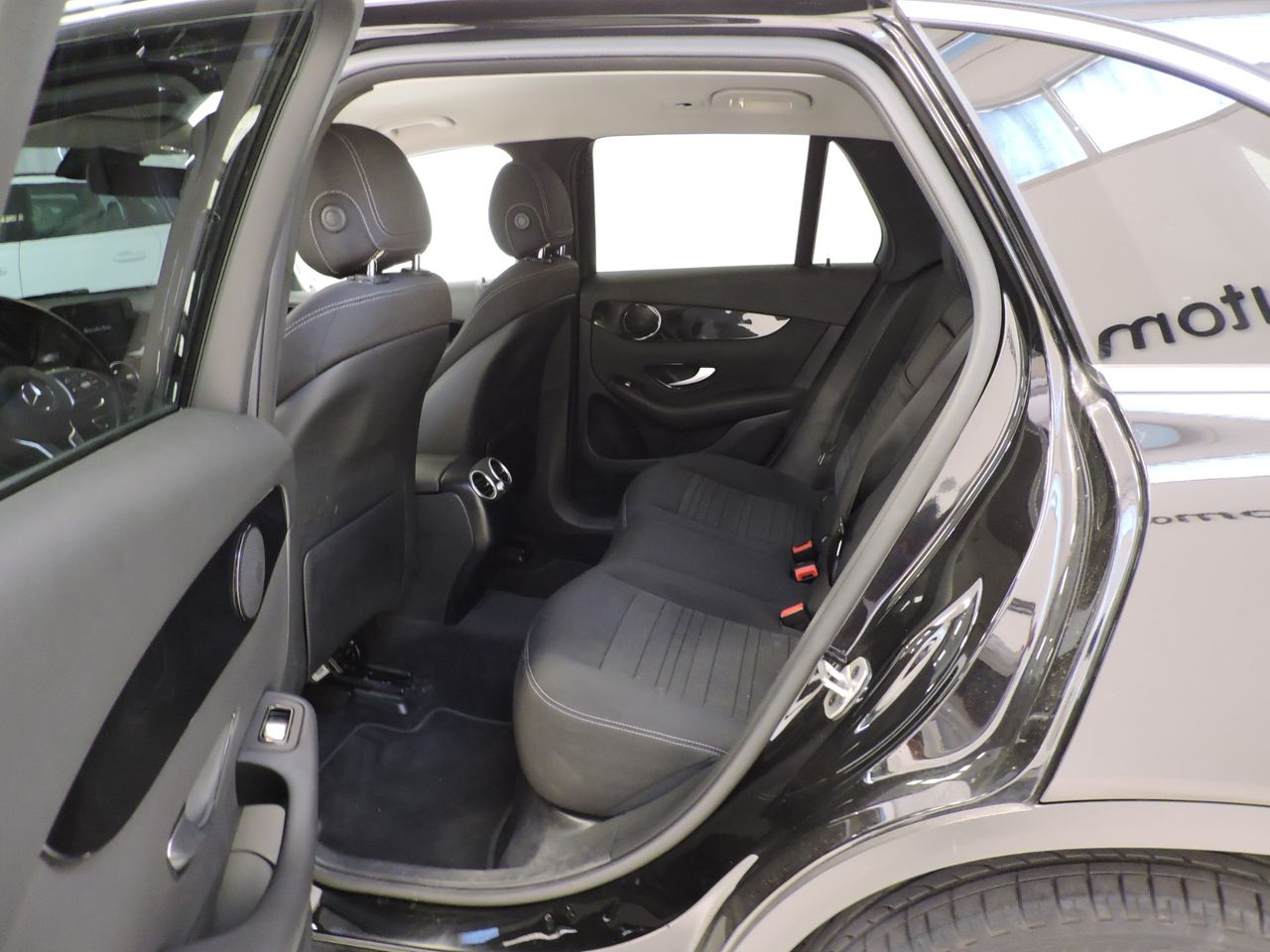 Mercedes GLC 300 e 4MATIC - Foto 17