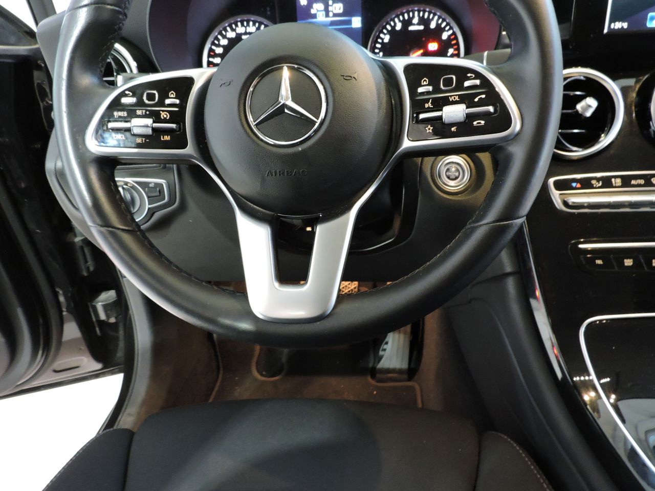 Mercedes GLC 300 e 4MATIC - Foto 11