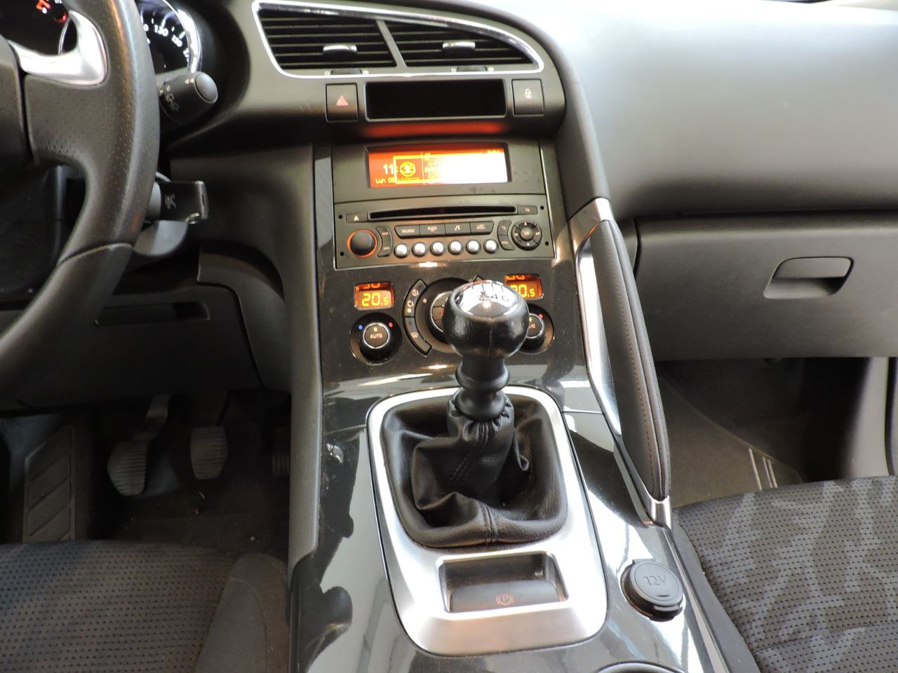 Peugeot 3008 Style 1.6 HDi 115 - Foto 11