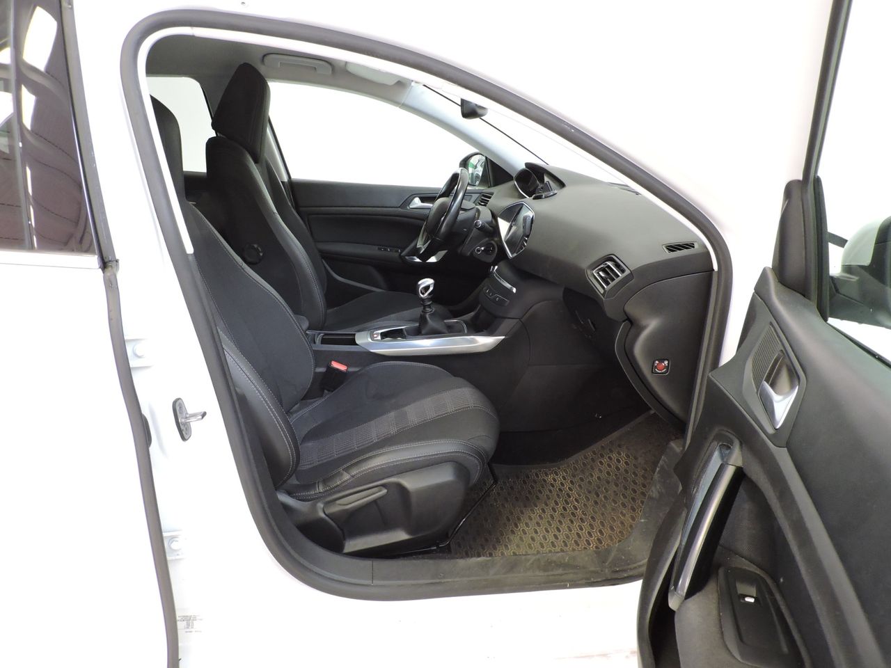 Peugeot 308 5p Allure 1.5 BlueHDi 130 S&S - Foto 15