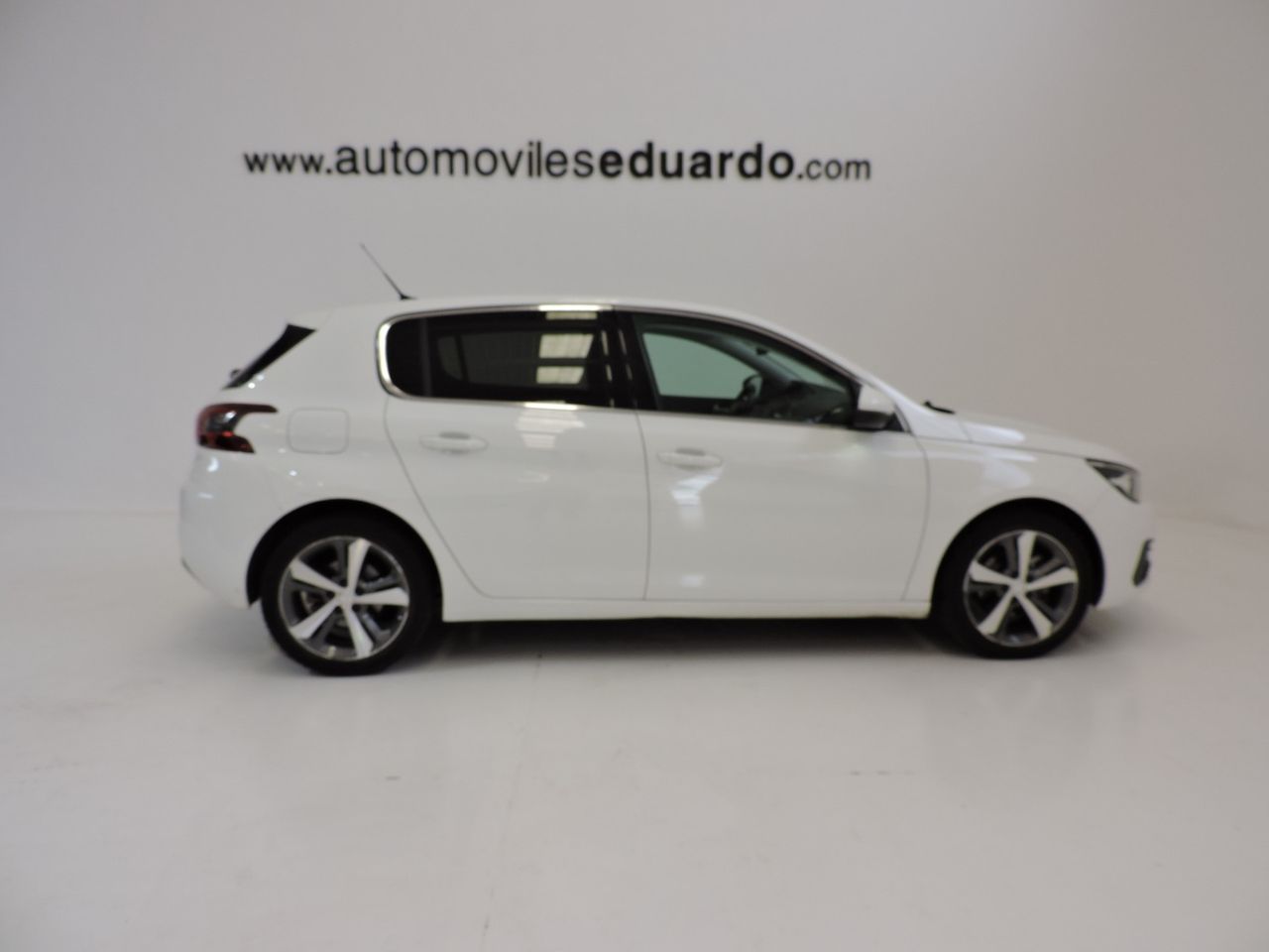 Peugeot 308 5p Allure 1.5 BlueHDi 130 S&S - Foto 5
