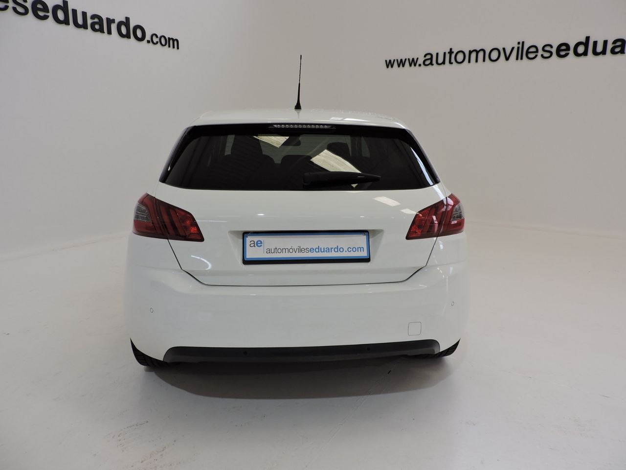 Peugeot 308 5p Allure 1.5 BlueHDi 130 S&S - Foto 6