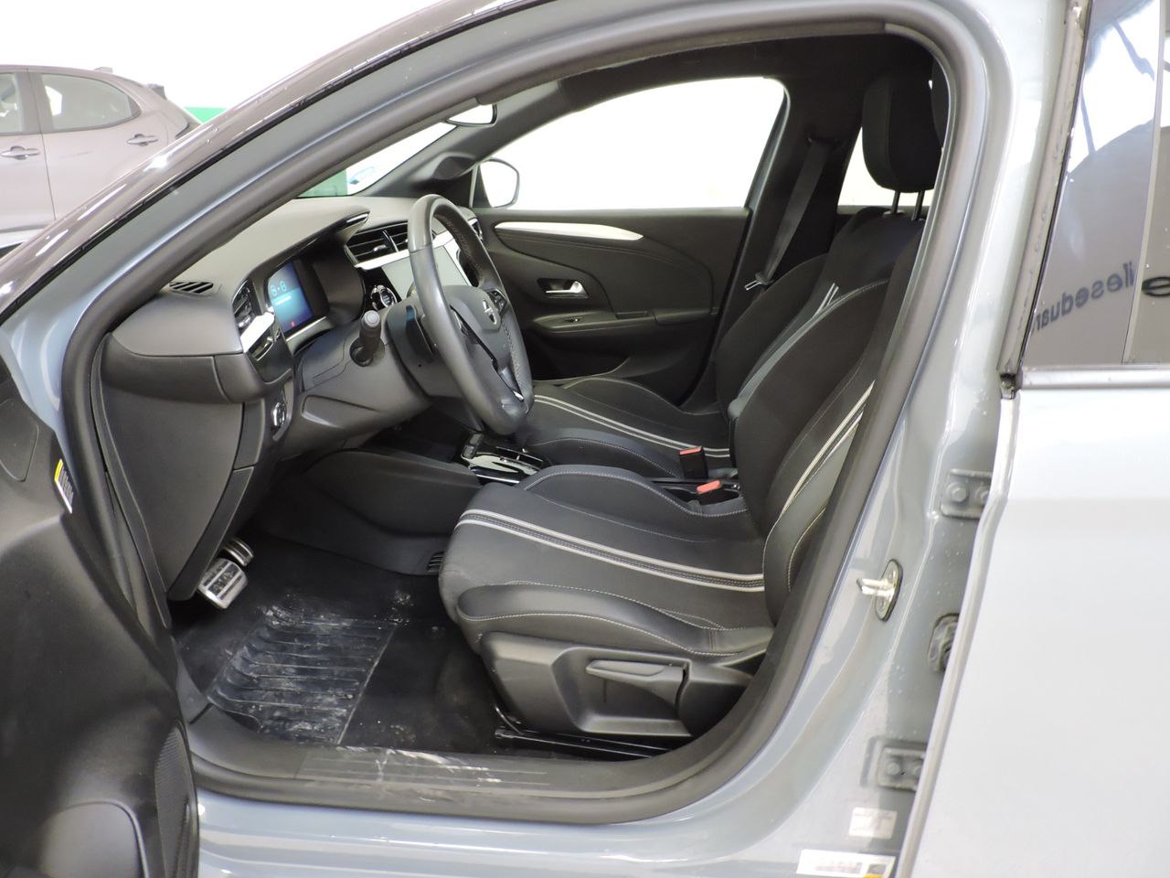 Opel Corsa Hybrid 1.2 100 kW - Foto 11
