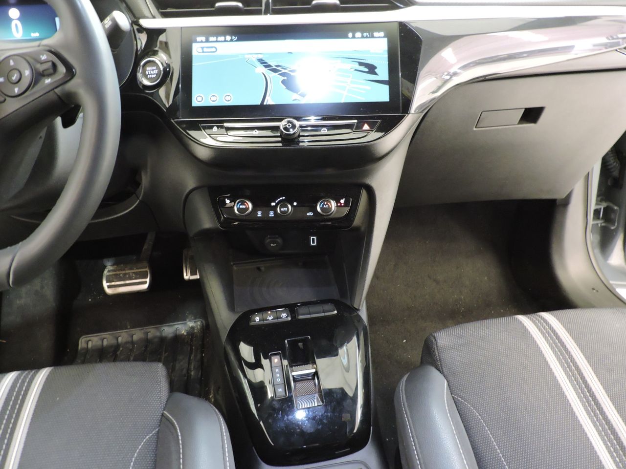 Opel Corsa Hybrid 1.2 100 kW - Foto 18