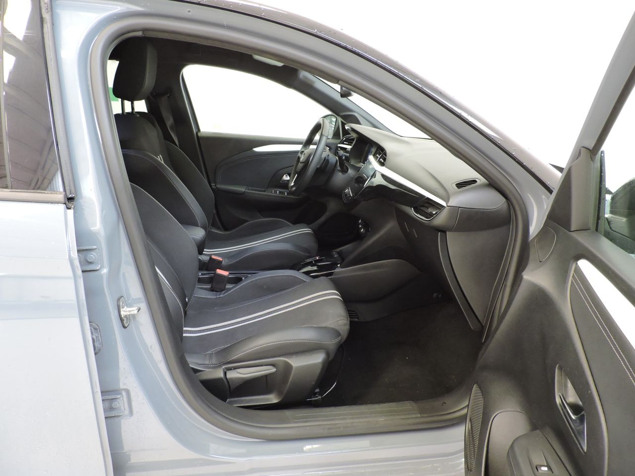 Opel Corsa Hybrid 1.2 100 kW - Foto 12