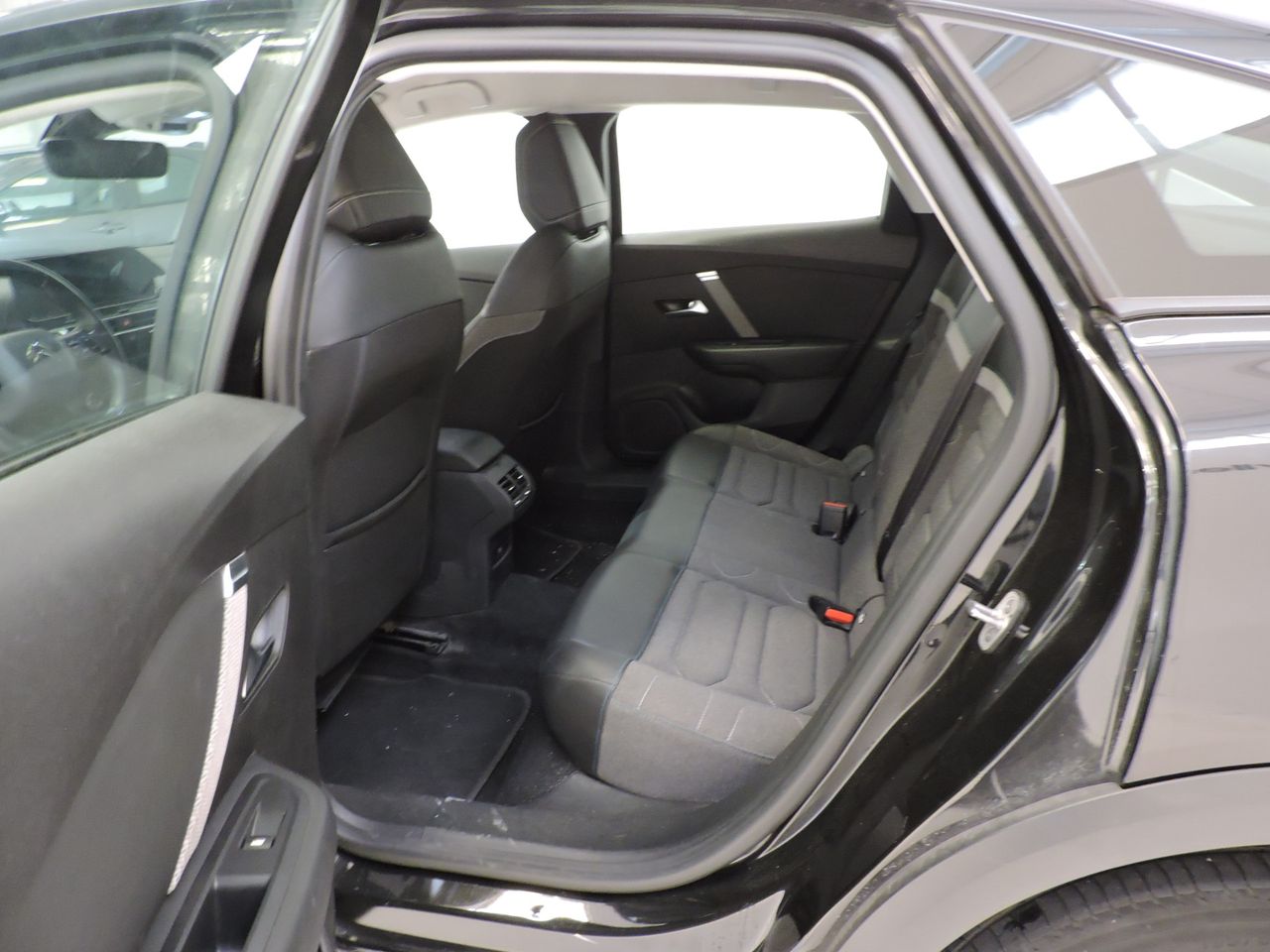Citroën C4 BlueHDi 130 EAT8 Feel Pack - Foto 13