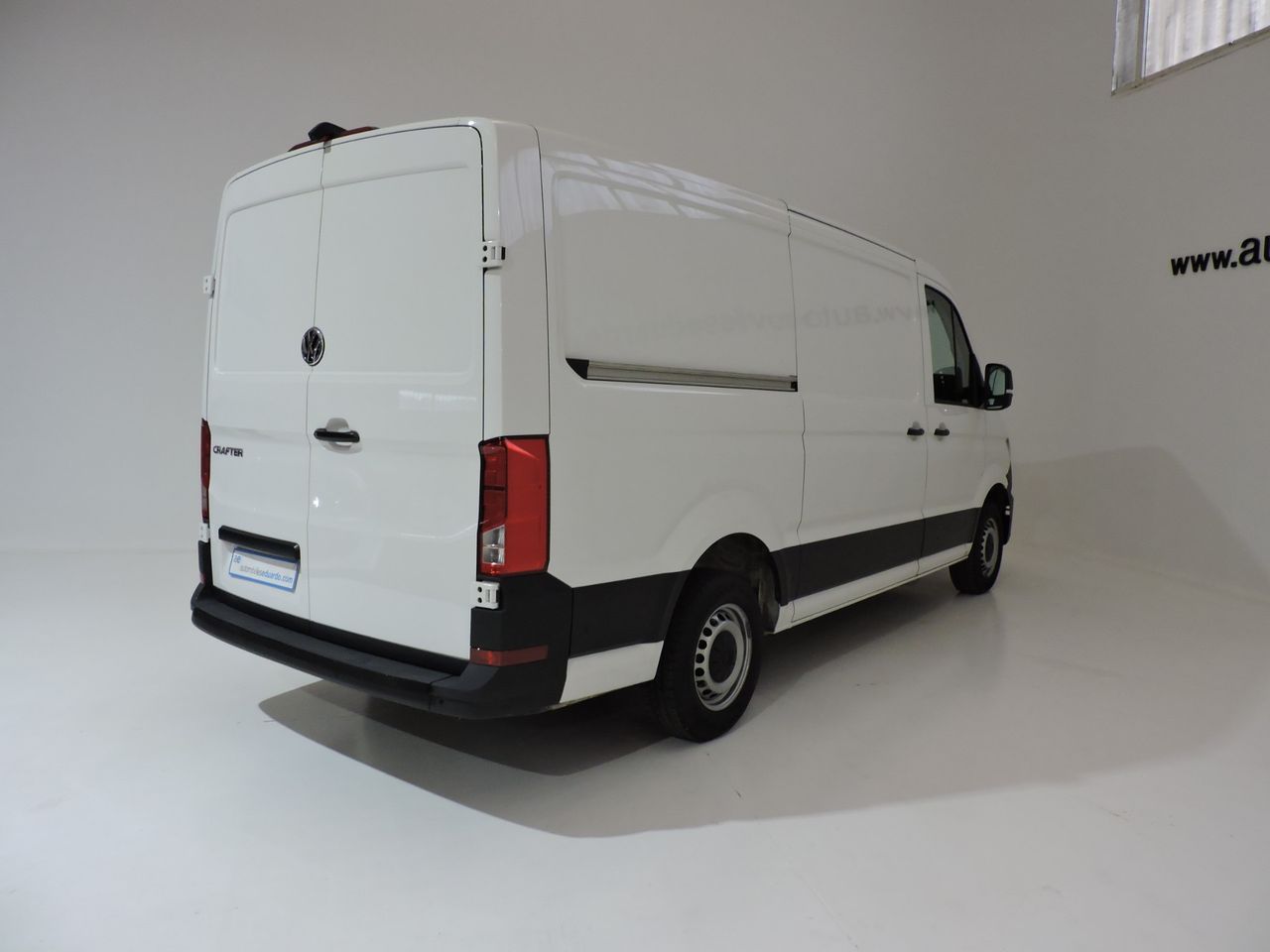 Volkswagen Crafter FURGONE 35 L3H2 2.0 BITDI 177CV BUSINESS AUT - Foto 8