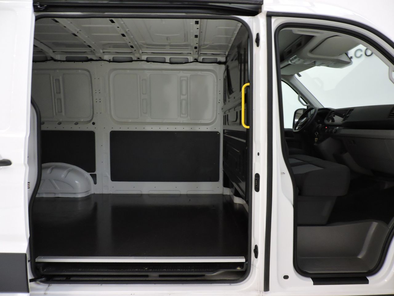 Volkswagen Crafter FURGONE 35 L3H2 2.0 BITDI 177CV BUSINESS AUT - Foto 18