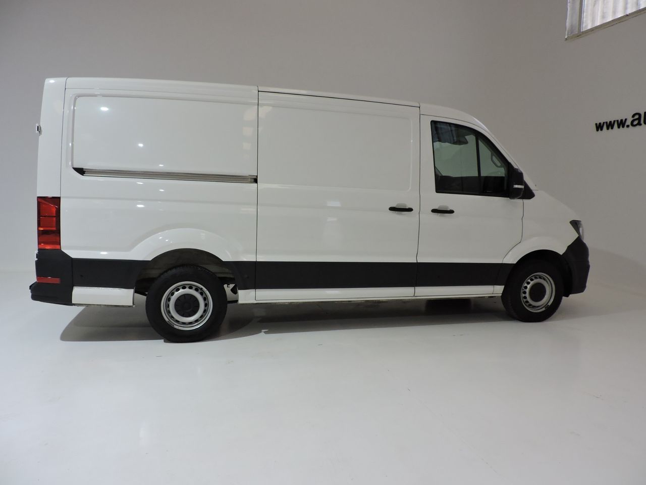 Volkswagen Crafter FURGONE 35 L3H2 2.0 BITDI 177CV BUSINESS AUT - Foto 6