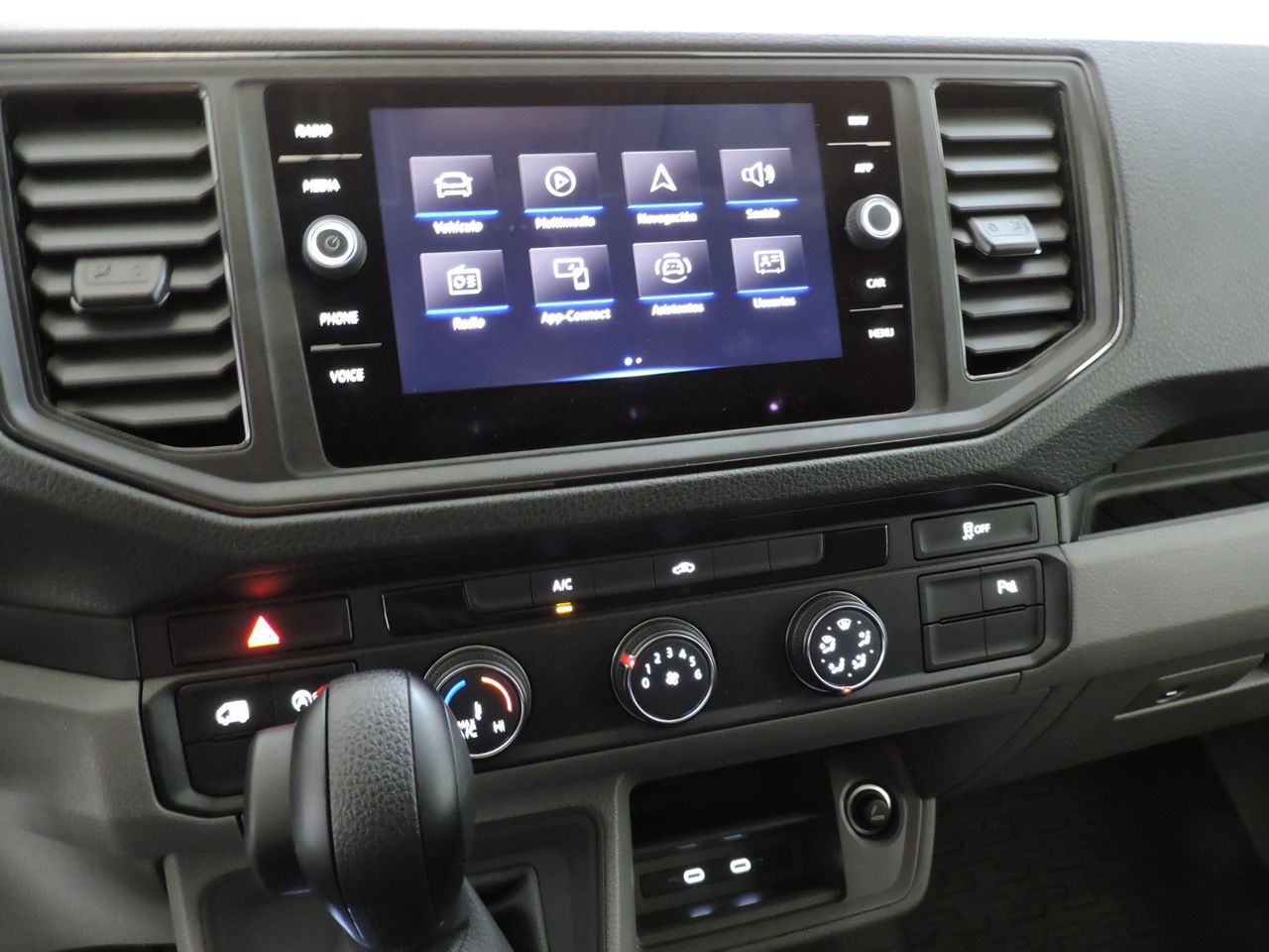 Volkswagen Crafter FURGONE 35 L3H2 2.0 BITDI 177CV BUSINESS AUT - Foto 17