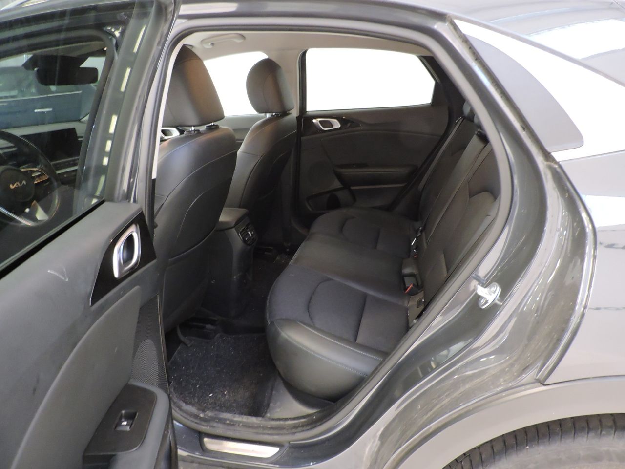 Kia XCeed Tech 1.6 Diesel MHEV 100 kW 136 CV STYLE - Foto 18