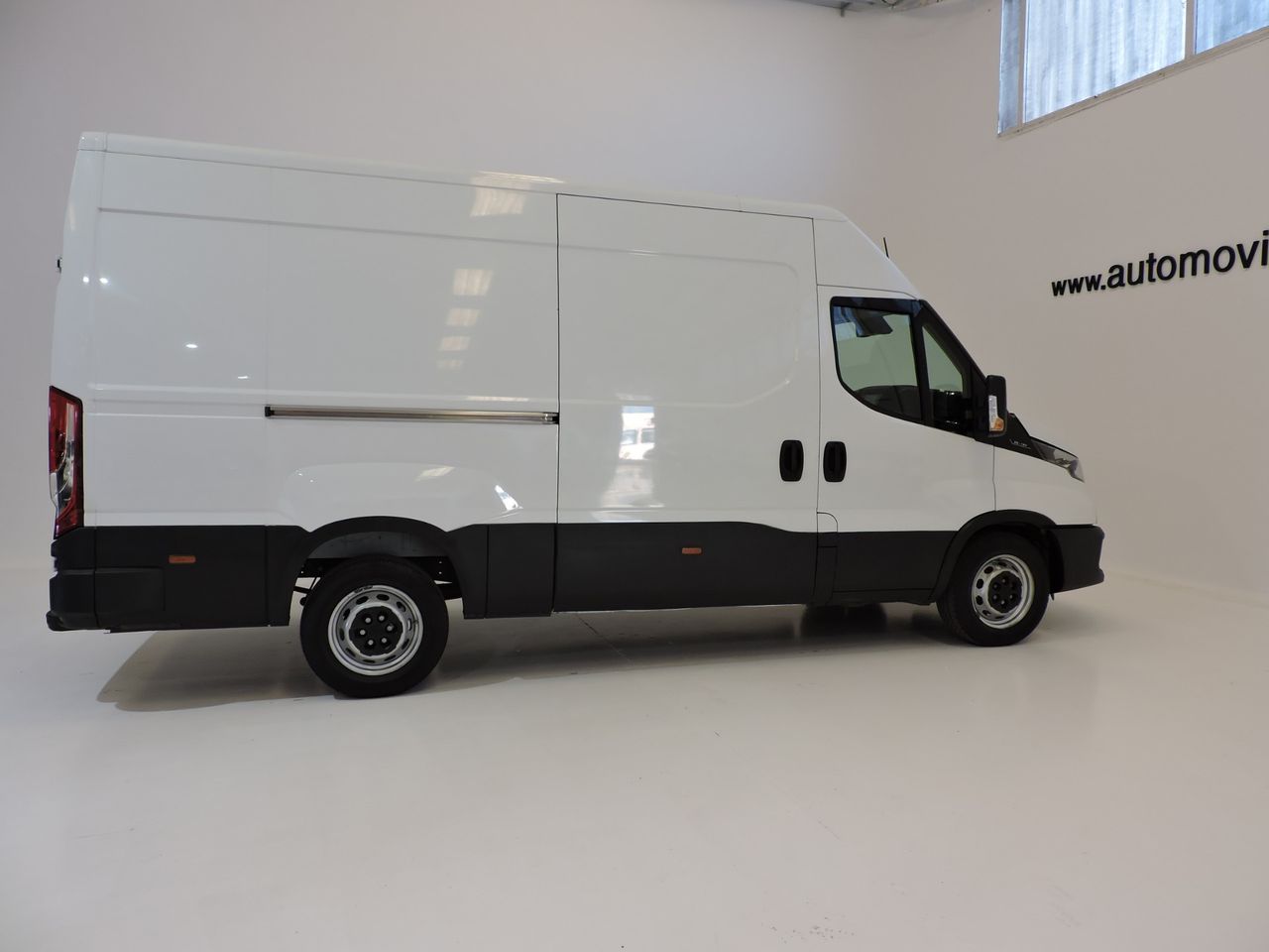 Iveco Daily DAILY 2.3 TD 35S 16 V 3520L/H2 12 M3 - Foto 5