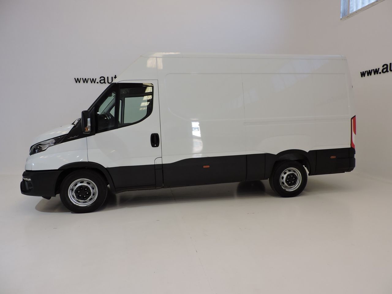 Iveco Daily DAILY 2.3 TD 35S 16 V 3520L/H2 12 M3 - Foto 6