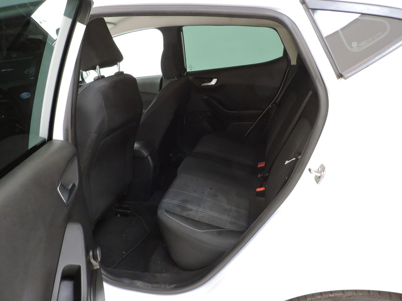 Ford Fiesta 5p Limited Edition 1.1 Ti-VCT 55 kW - Foto 12
