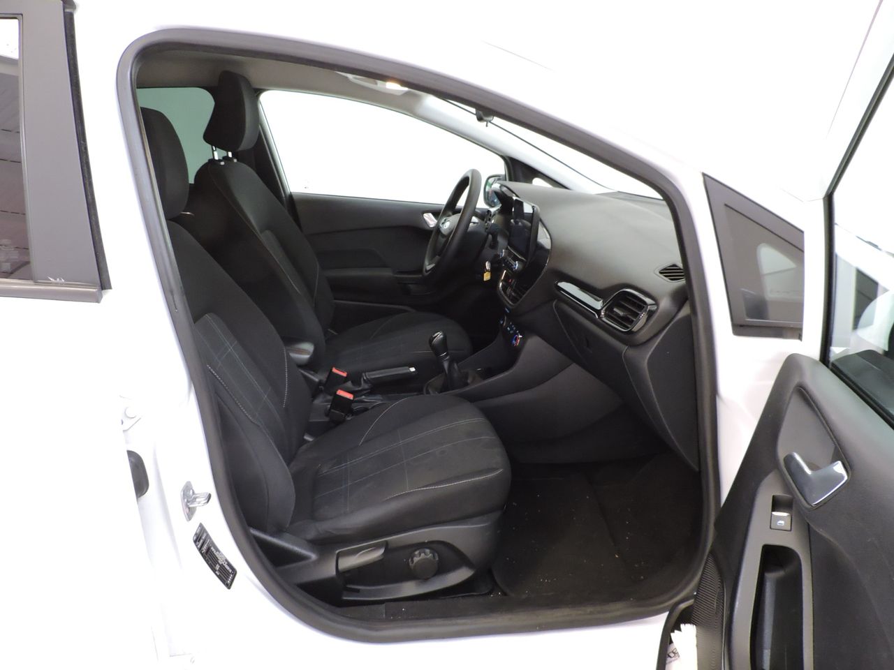 Ford Fiesta 5p Limited Edition 1.1 Ti-VCT 55 kW - Foto 16