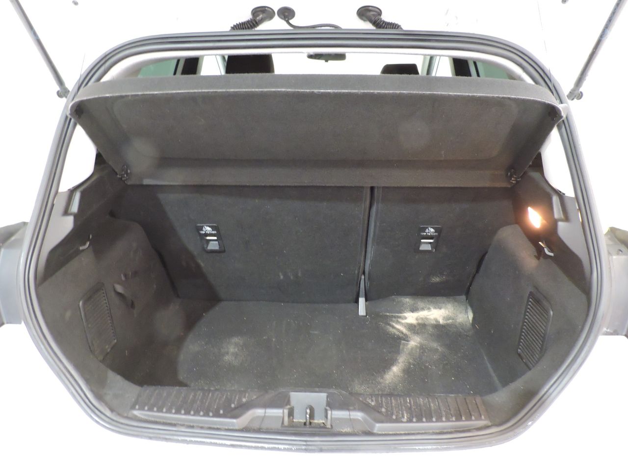 Ford Fiesta 5p Limited Edition 1.1 Ti-VCT 55 kW - Foto 17