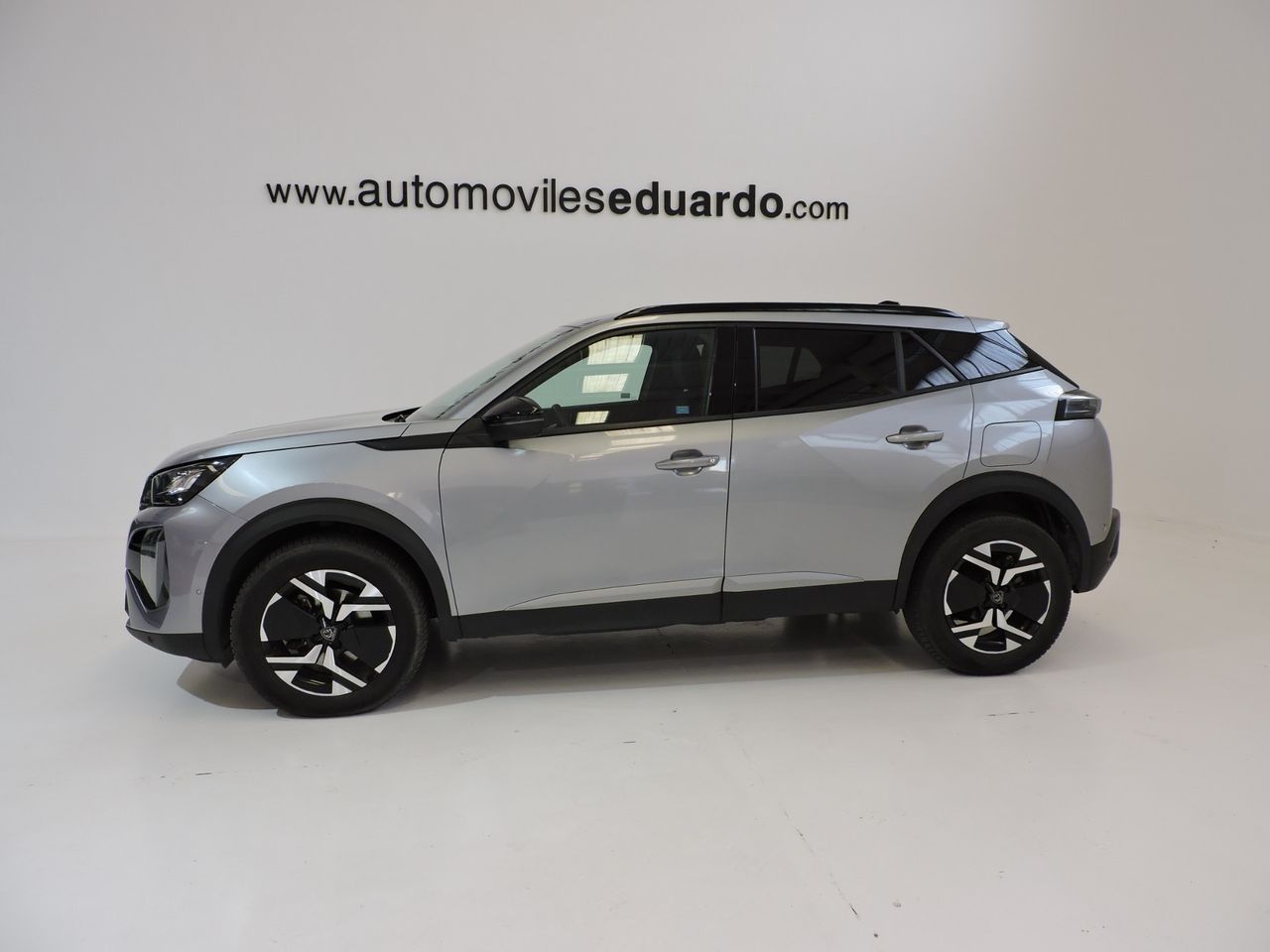 Peugeot 2008 Allure Hybrid 145 e-DCS6 - Foto 9