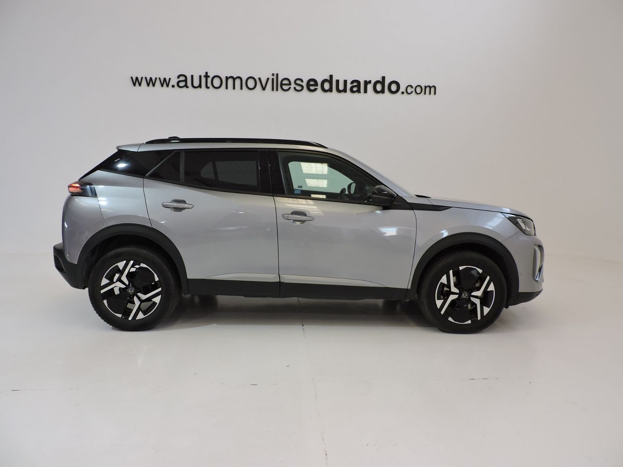 Peugeot 2008 Allure Hybrid 145 e-DCS6 - Foto 8