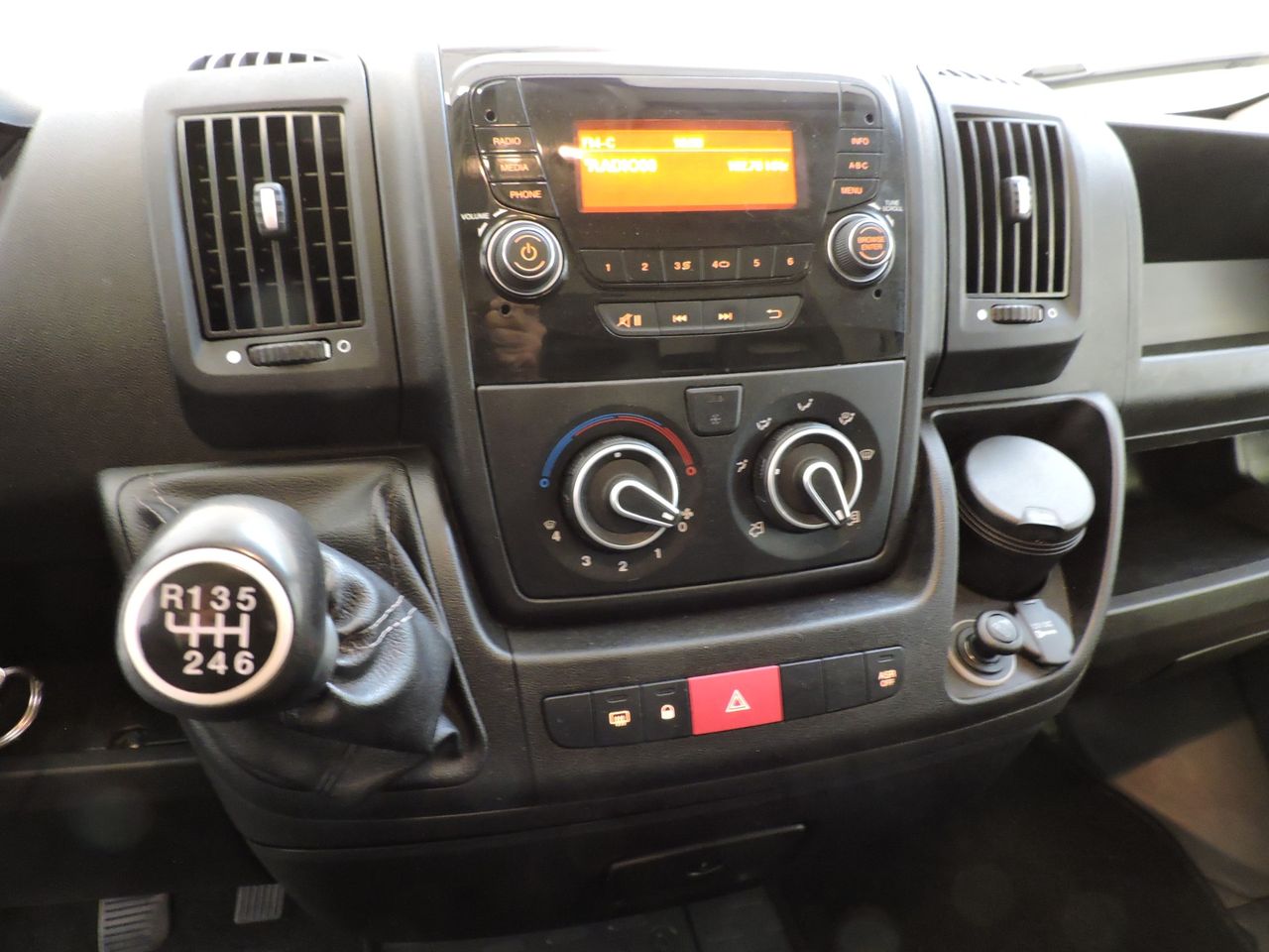 Peugeot Boxer FG 333 L2H2 2.0 BLUEHDI 130CV - Foto 16