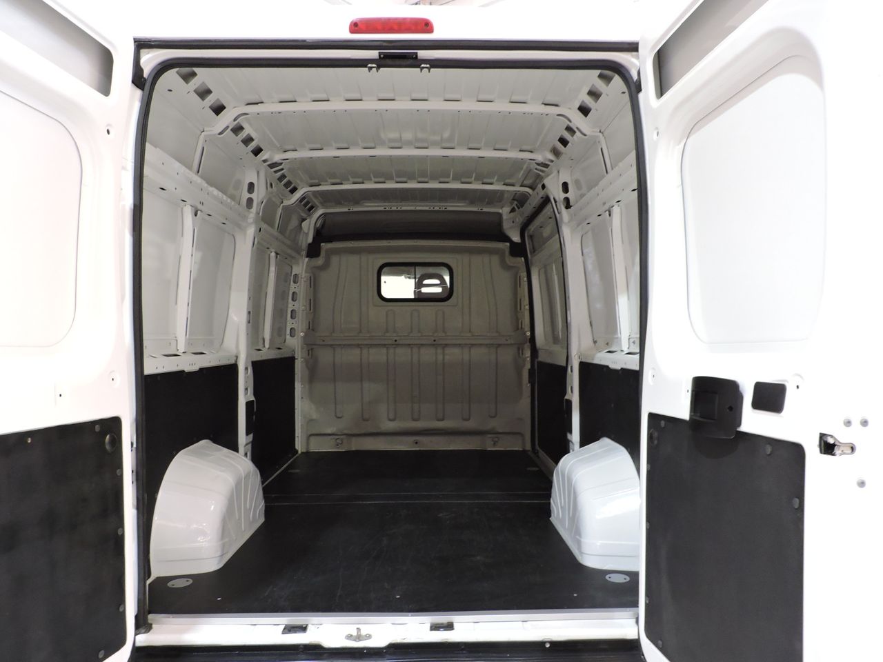 Peugeot Boxer FG 333 L2H2 2.0 BLUEHDI 130CV - Foto 14