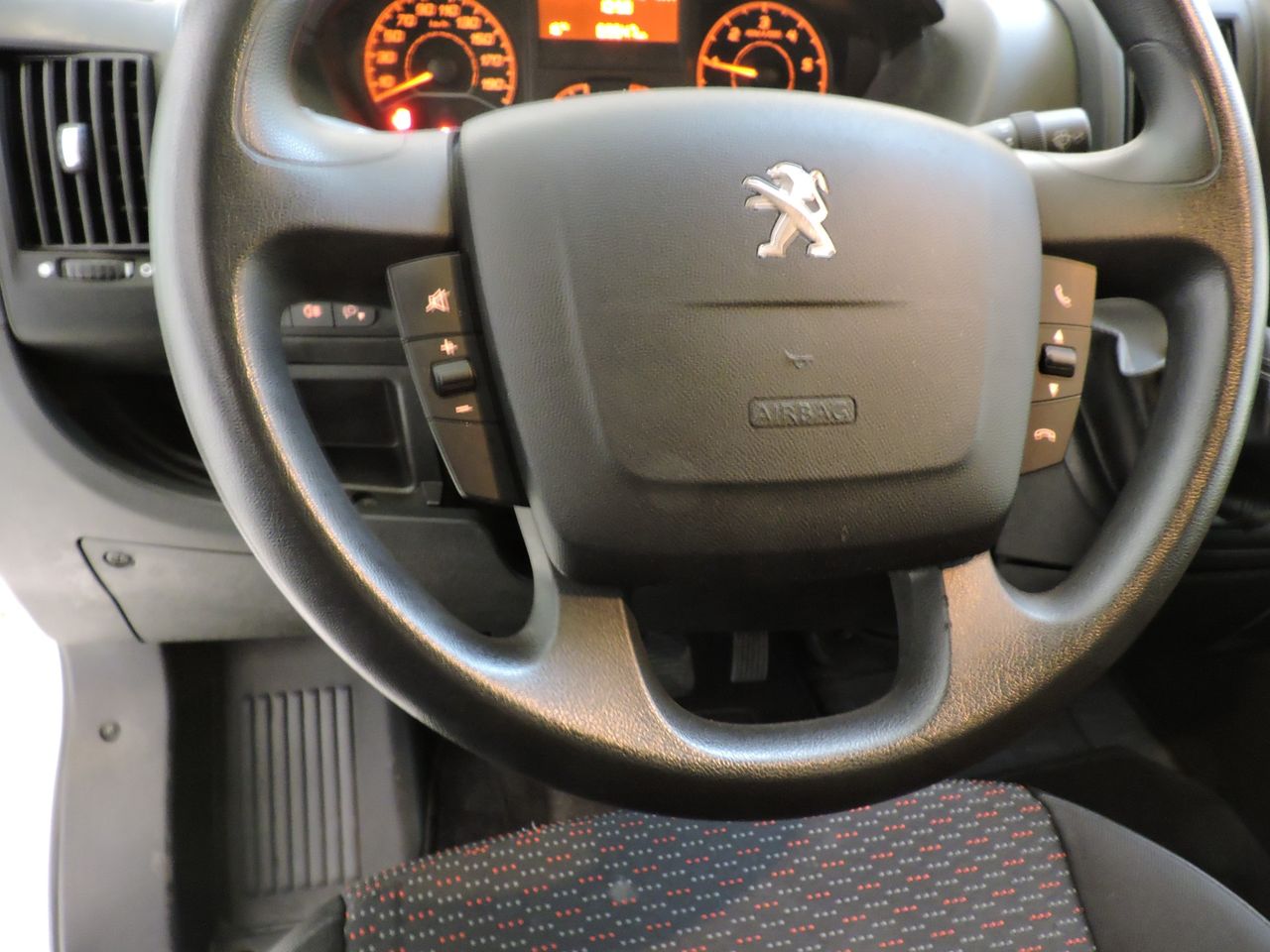 Peugeot Boxer FG 333 L2H2 2.0 BLUEHDI 130CV - Foto 15