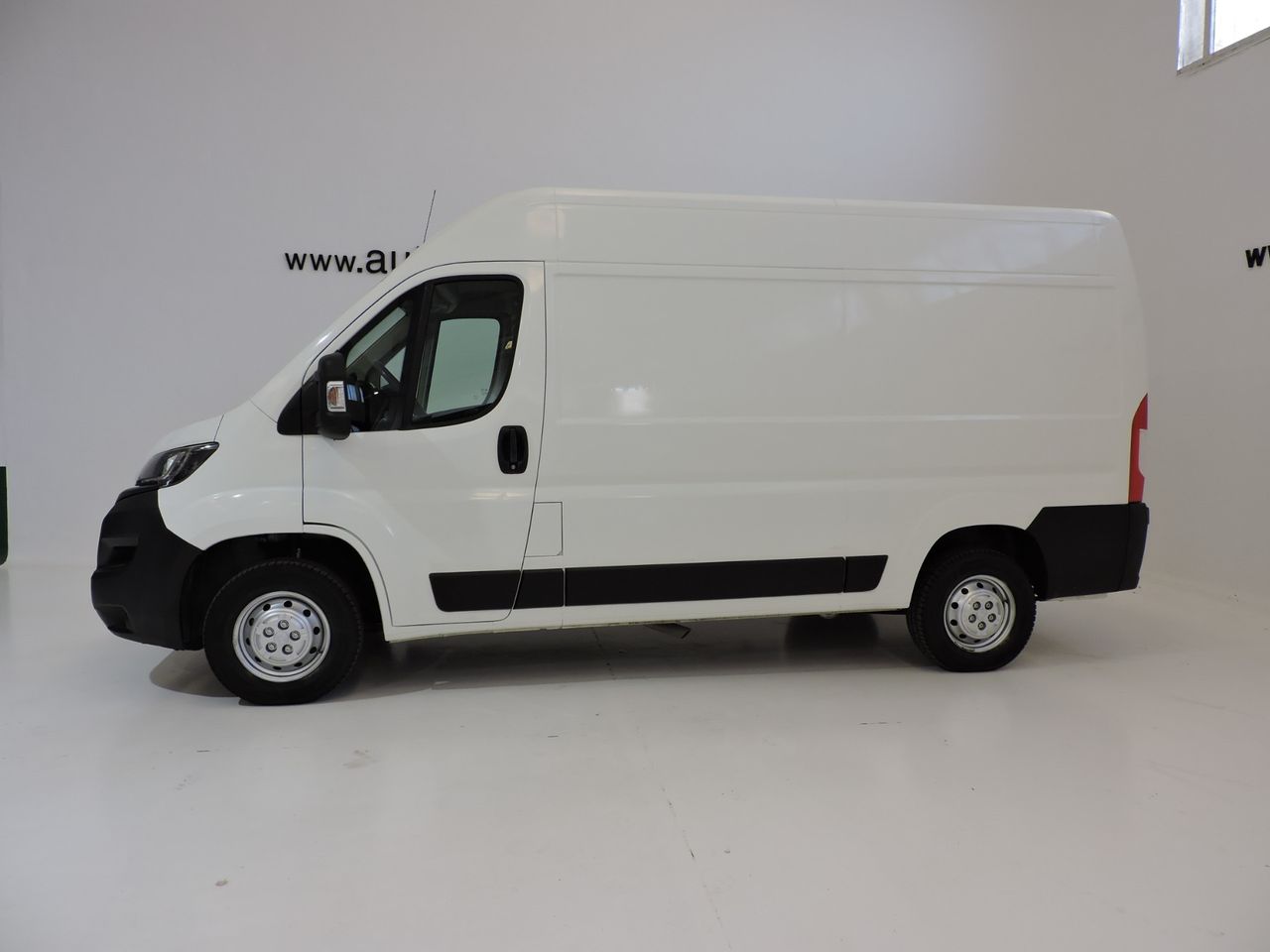Peugeot Boxer FG 333 L2H2 2.0 BLUEHDI 130CV - Foto 6