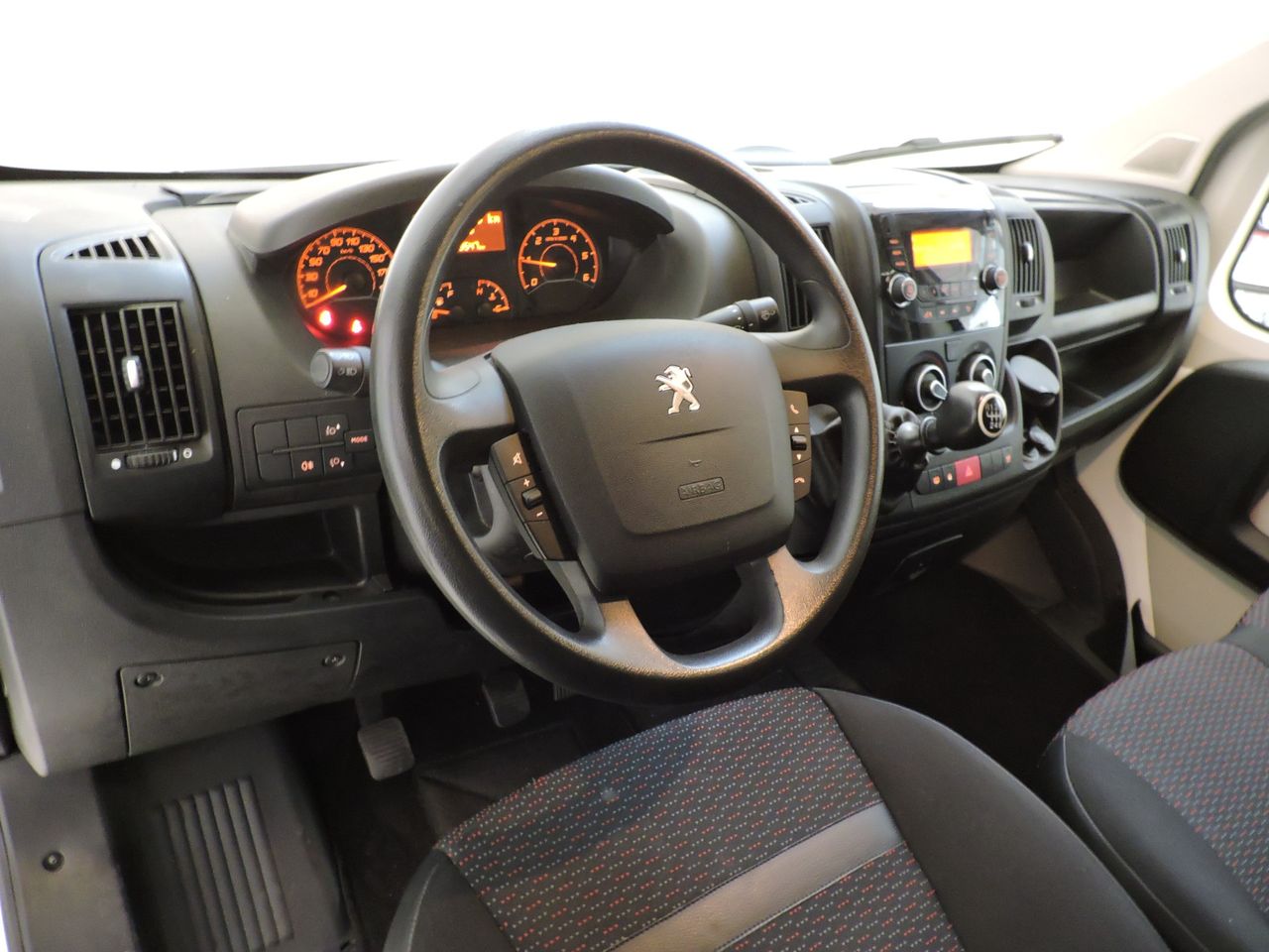 Peugeot Boxer FG 333 L2H2 2.0 BLUEHDI 130CV - Foto 10