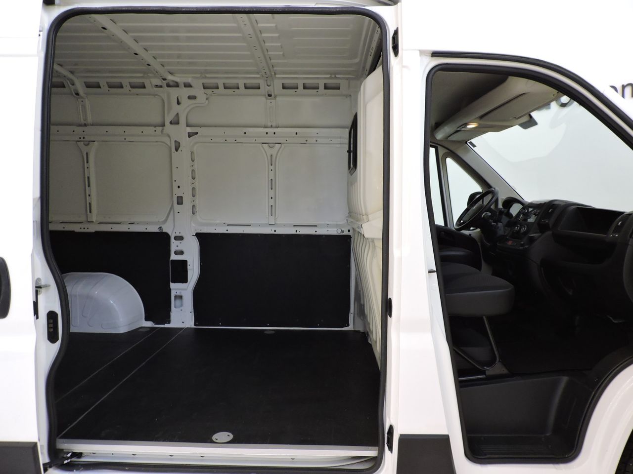 Peugeot Boxer FG 333 L2H2 2.0 BLUEHDI 130CV - Foto 13