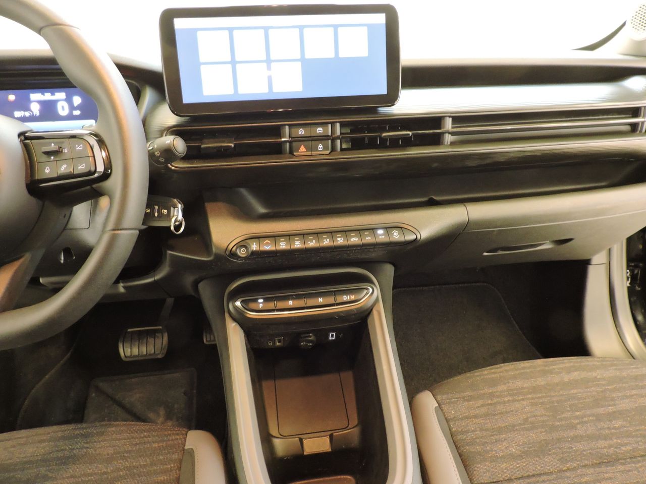 Jeep Avenger 1.2 e-Hybrid 100 CV AT Longitude - Foto 12