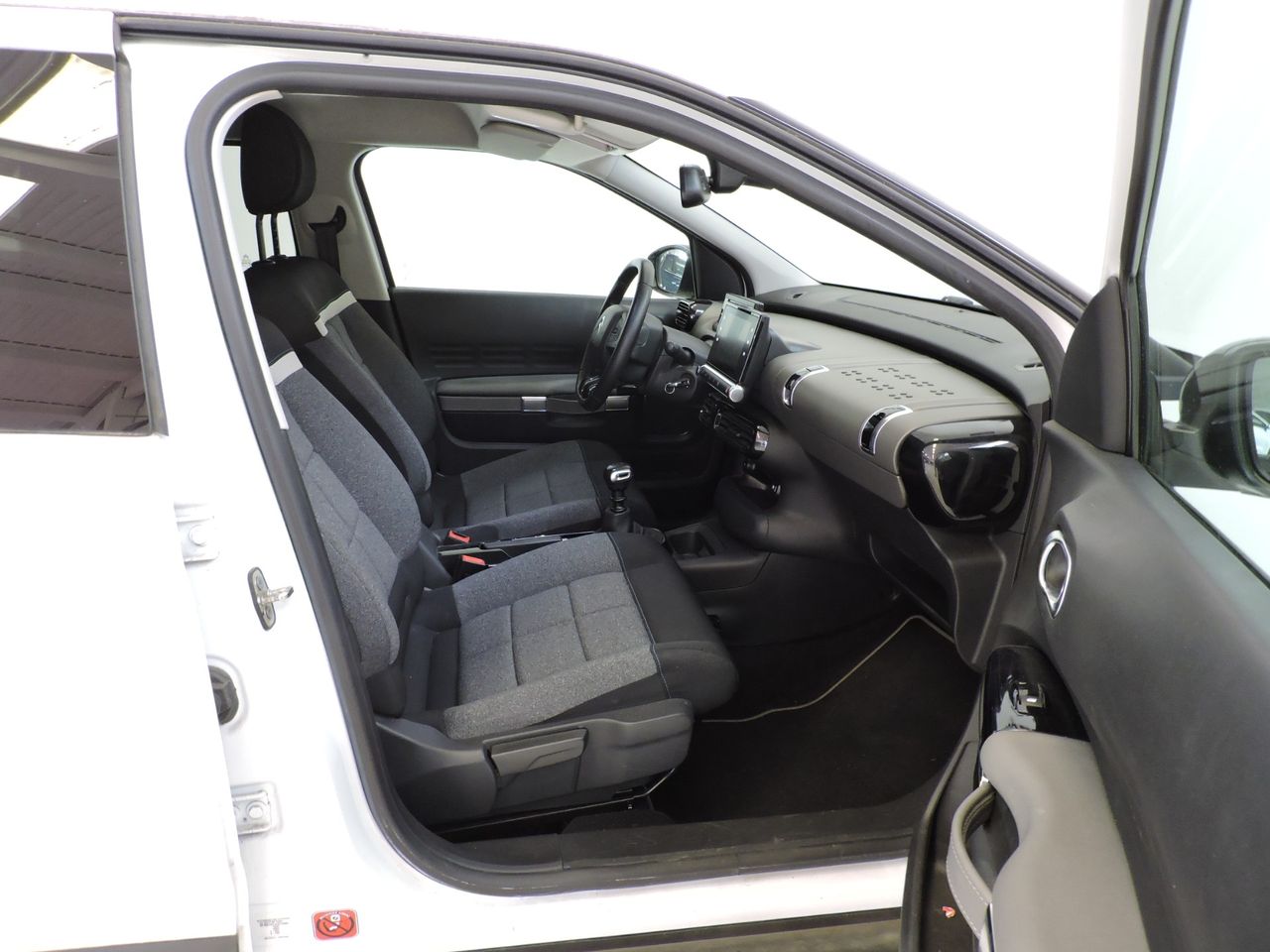 Citroën C4 Cactus BlueHDi 100 S&S Feel Business - Foto 15