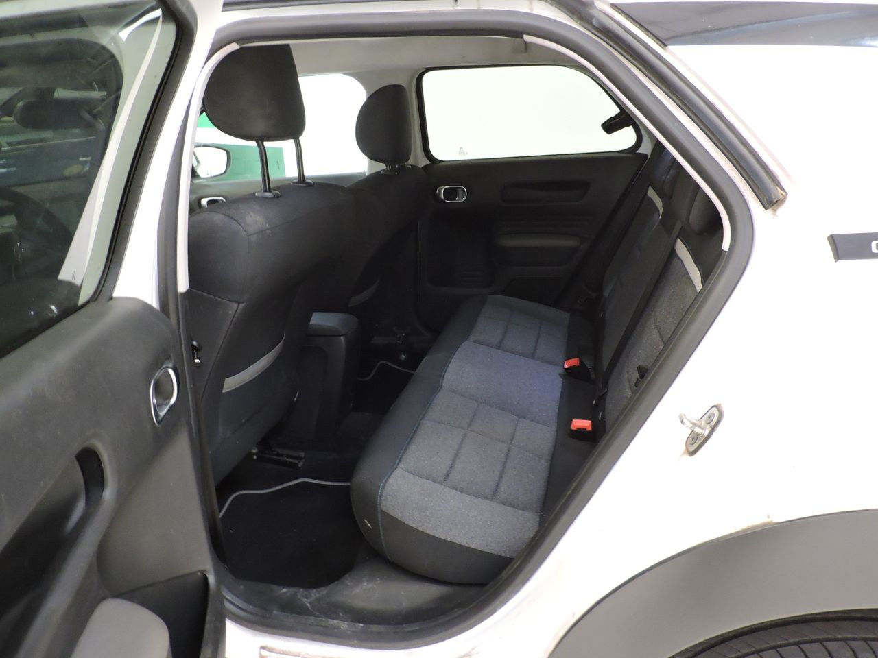 Citroën C4 Cactus BlueHDi 100 S&S Feel Business - Foto 16