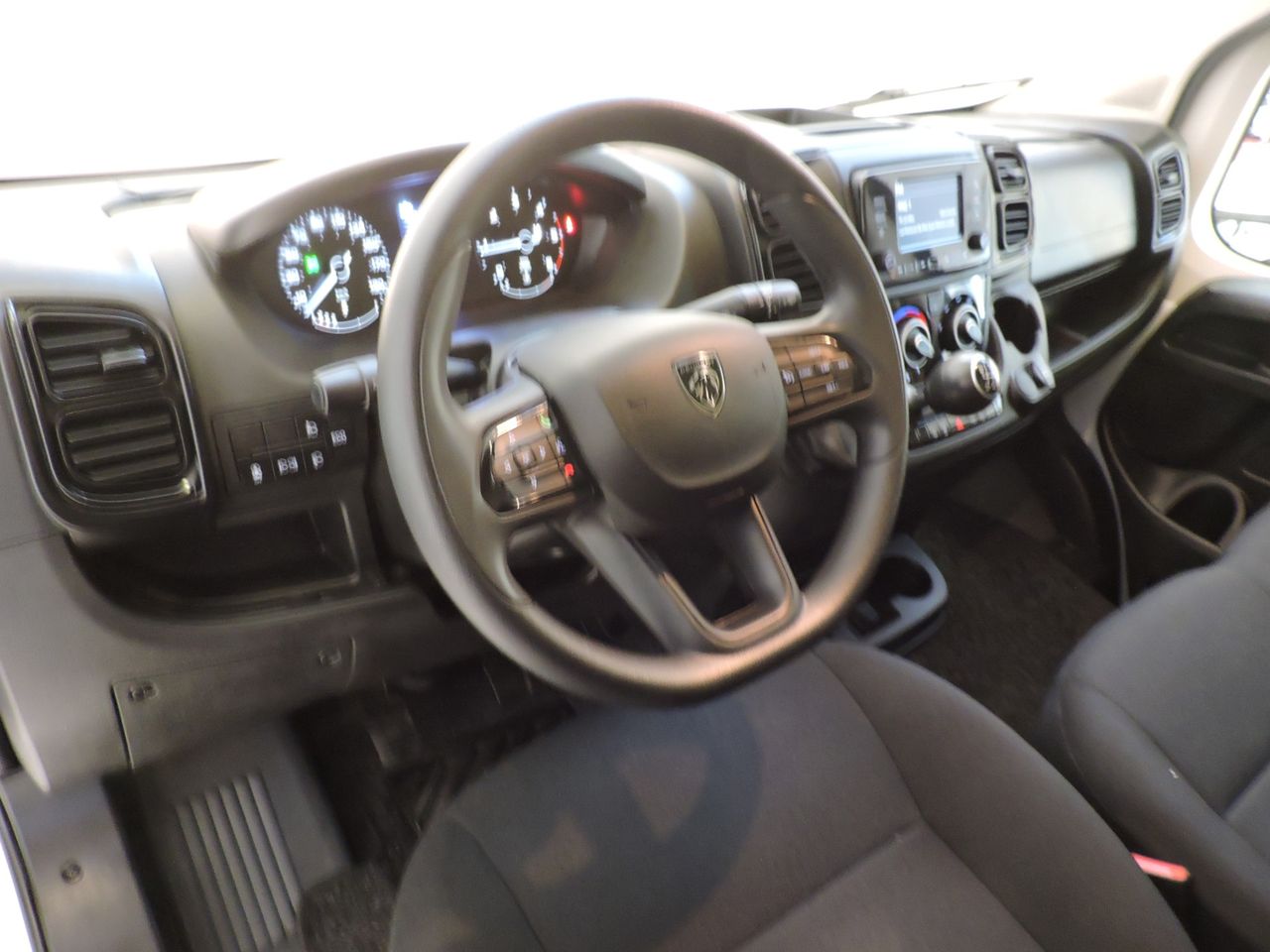 Peugeot Boxer FURGON 2.2 BLUEHDI 120 S&S 330 L2H2 - Foto 12