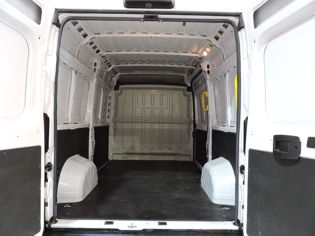Peugeot Boxer FURGON 2.2 BLUEHDI 120 S&S 330 L2H2 - Foto 16