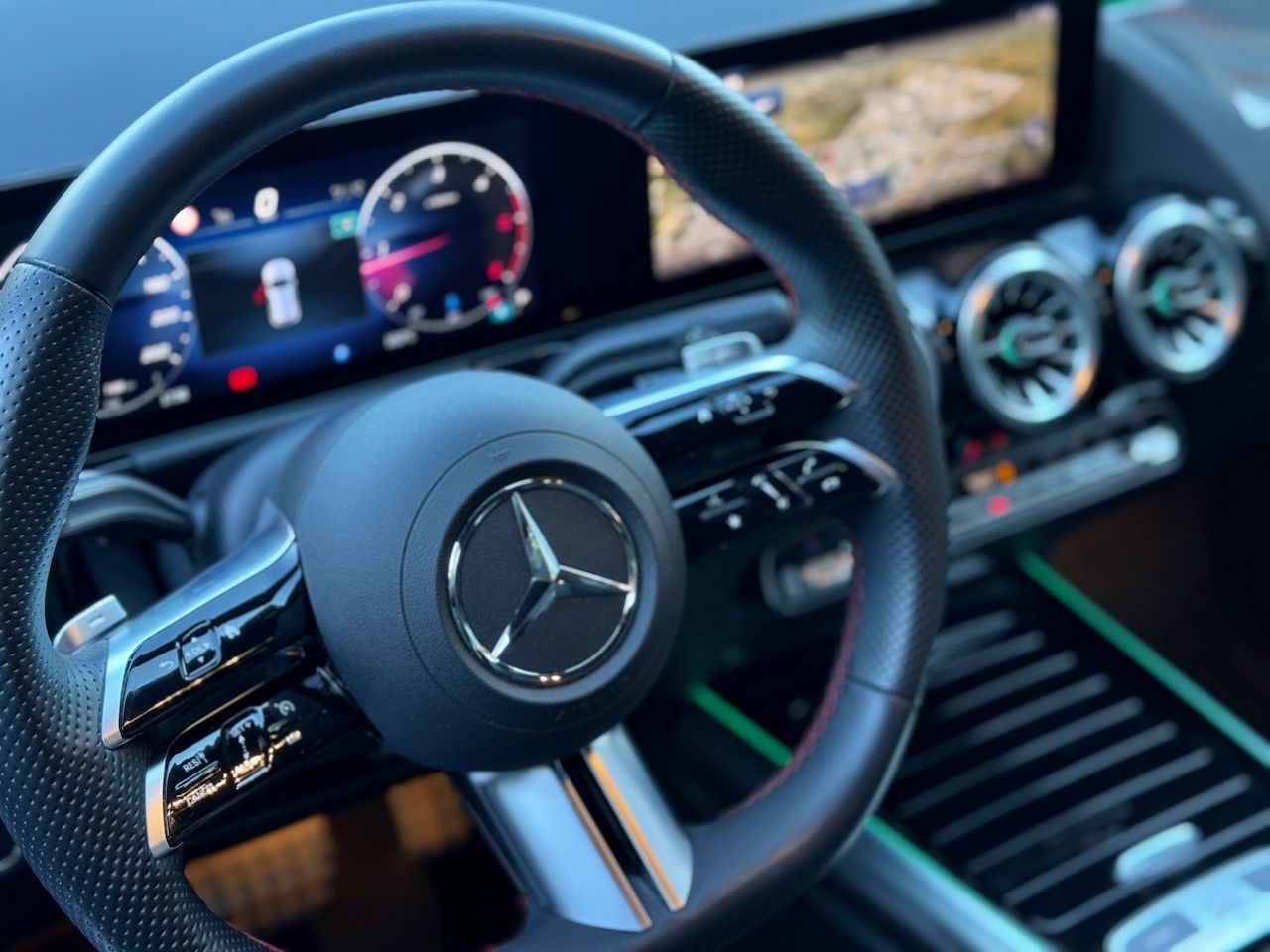 Mercedes GLA 200 D AMG LINE  - Foto 24